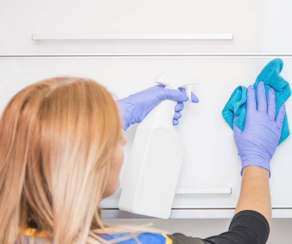 woman-cleaning